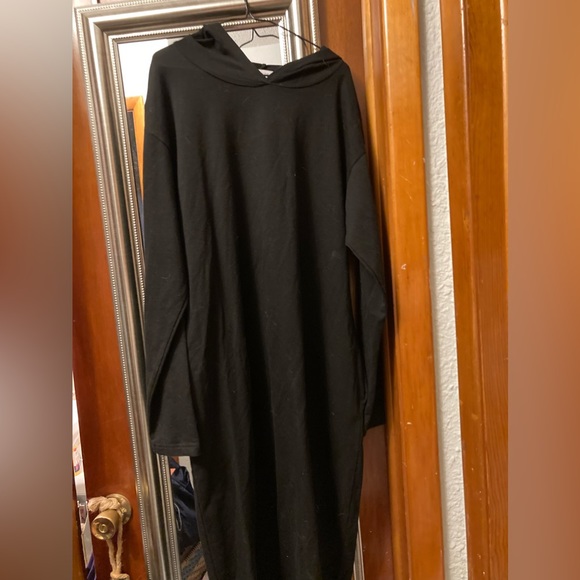 Nuggles Dresses & Skirts - Nuggles Hooded Black Dress